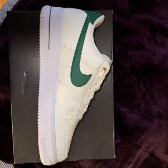 Nike Air Force One 07 LV8 - Picture 6 of 7